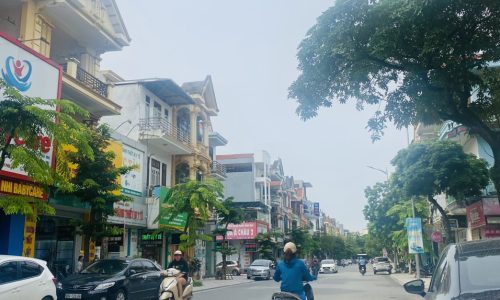 Cho thuê nhà mặt phố Bà Triệu, Liên Bảo, Vĩnh Yên, Vĩnh phúc.