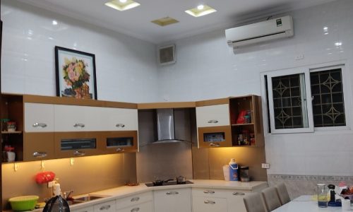 Cho thuê nhà mặt phố đường Bà Triệu, Liên Bảo, Vĩnh Yên, Vĩnh Phúc.
