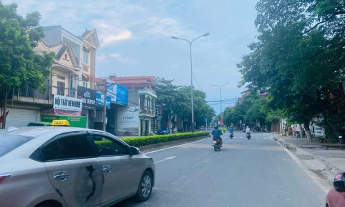 Cần tiền Bán gấp 500m2 đất KD mặt đường Hùng Vương, Vĩnh Yên. Giá rẻ