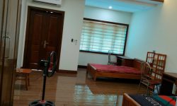 Cho thuê nhà 2 mặt đường trước và sau tại phố Chu Văn An, Liên Bảo, Vĩnh Yên