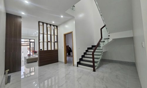 Bán nhà 2 tầng full đồ ngay trục chính Lai Sơn, Đồng Tâm, Vĩnh Yên