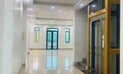 Cho thuê nhà 5 tầng có thang máy tại Tôn Đức Thắng, Khai Quang, Vĩnh Yên