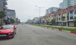 Bán nhà phố 3 tầng đối diện chợ Định Trung