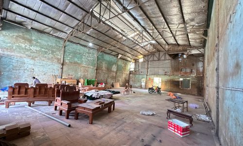 Bán và cho thuê kho mặt đường Hùng Vương, Tích Sơn. DT 300m2