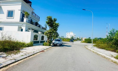 Bán đất hai đầu đường trước sau giá rẻ tại khu đô thị Bắc Đầm Vạc, Vĩnh Yên, Vĩnh Phúc.