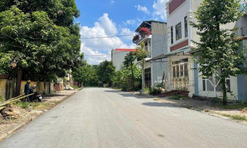 Bán đất khu xen ghép Trại Giao, Khai Quang, Vĩnh Yên. DT 100m2 hướng Tây