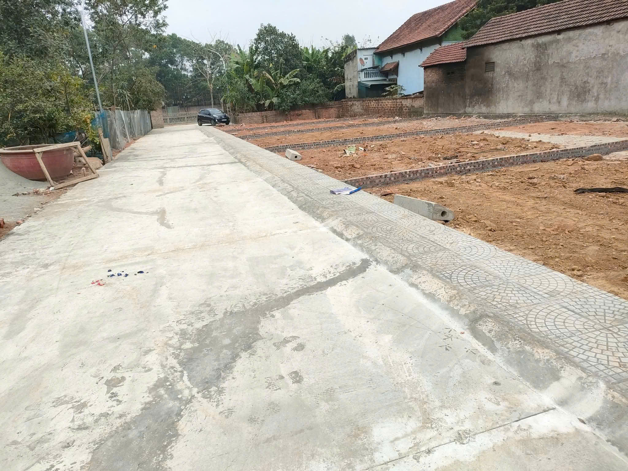 Bán gấp lô đất đẹp TDP Đông Hưng, Đồng Tâm DT90,1m MT7,8m sát hồ điều hoà sẵn sổ 2,05 tỷ