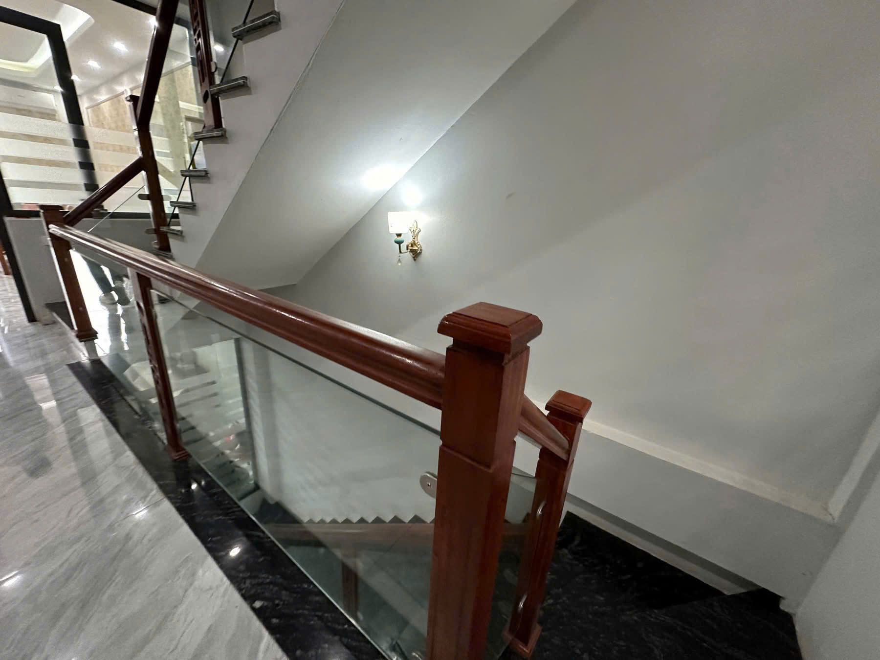 ✔ Bán nhà 4 tầng vị trí kinh doanh tại Vĩnh Yên, Vĩnh Phúc