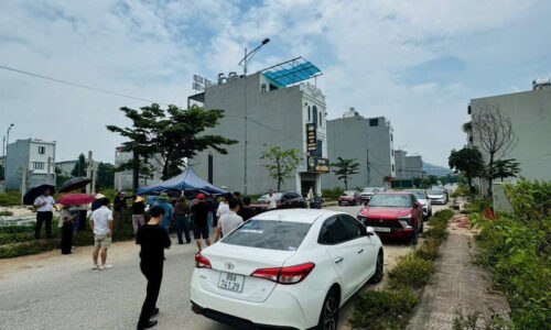 Bán lô đất 83.6m2 Tặng kèm nhà Cấp 4 đang cho thuê 3tr/ tháng tại TDP Hán