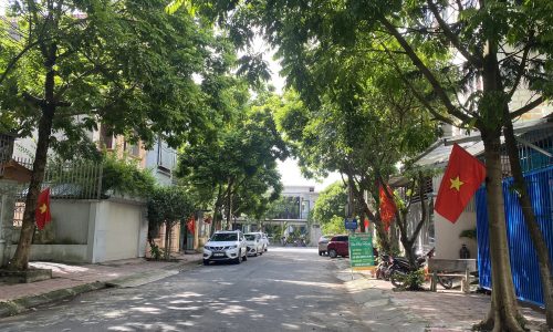 Bán nhà 3 tầng siêu đẹp để đc 2 xe ô tô, kinh doanh, mở Spa, bán thuốc quá tốt