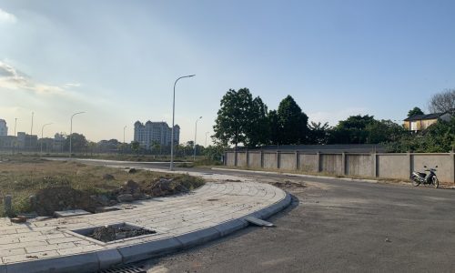 Bán 107.5m2 mặt tiền 6m KĐT Bắc Đầm Vạc đường QH 13.5m hướng Đông Bắc view vườn hoa, gần Royal Huy