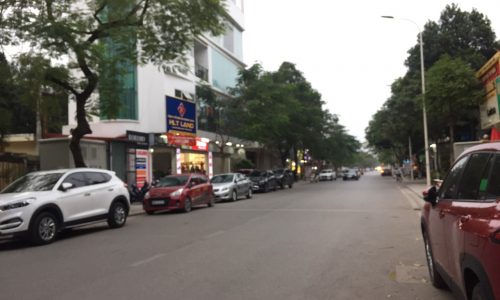 Cho thuê nhà 3 tầng mặt phố Chu Văn An, liên bảo, Vĩnh Yên.