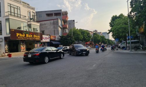 Cho thuê nhà 2 mặt tiền tại mặt phố Tôn Đức Thắng, Vĩnh yên, Vĩnh Phúc. DT 150m2 giá 16 triệu