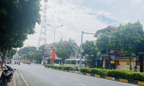 Cho thuê nhà mặt phố Mê Linh, Liên Bảo, Vĩnh Yên, Vĩnh Phúc. Gía 10 triệu/ tháng