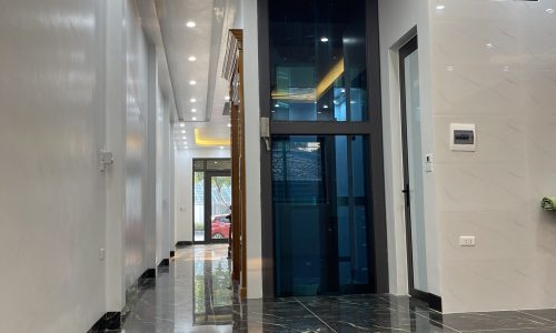 Cho thuê nhà mặt phố Mê Linh, Liên Bảo, Vĩnh yên, Vĩnh Phúc. 5 tầng