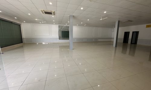 Cho thuê nhà kinh doanh mặt phố Trần Phú, Vĩnh yên. DT 250m2