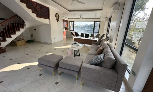 Cho thuê nhà biệt thự nguyên căn tại Vĩnh yên, Vĩnh Phúc. DT 250m2 view hồ