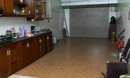 Cho thuê nhà 3 tầng, 3 phòng ngủ giáp siêu thị CoopMart, Khai Quang, Vĩnh Yên.