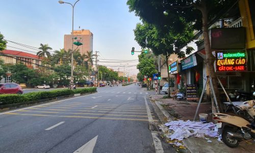 Cho thuê nhà mặt phố Mê Linh Liên Bảo, Vĩnh Yên, Vĩnh Phúc. DT 200m2