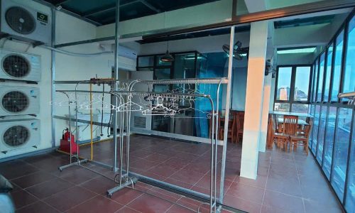 Bán khách sạn siêu đẹp tại Liên Bảo, Vĩnh Yên. DT 180m2 Giá 12.8 tỷ