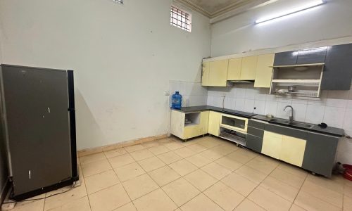Bán nhà 3 tầng 3 phòng ngủ sẵn ở đối diện chợ Vĩnh Yên, Vĩnh Phúc.