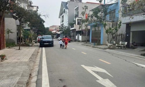 Bán 111m2 Lê Quảng Ba sẵn sổ full thổ gần coopmart hướng Đông Bắc giá 4.x tỷ rẻ hơn ô bên cạnh cả tỷ