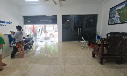 Cho thuê nhà phố kinh doanh đẹp tại Vĩnh yên. Ngay Vòng xuyến siêu thị HC