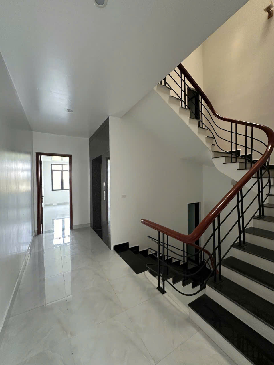 Cho thuê căn nhà Bà Triệu, Liên Bảo, Vĩnh yên, Vĩnh Phúc. Giá chỉ 17 triệu/ tháng