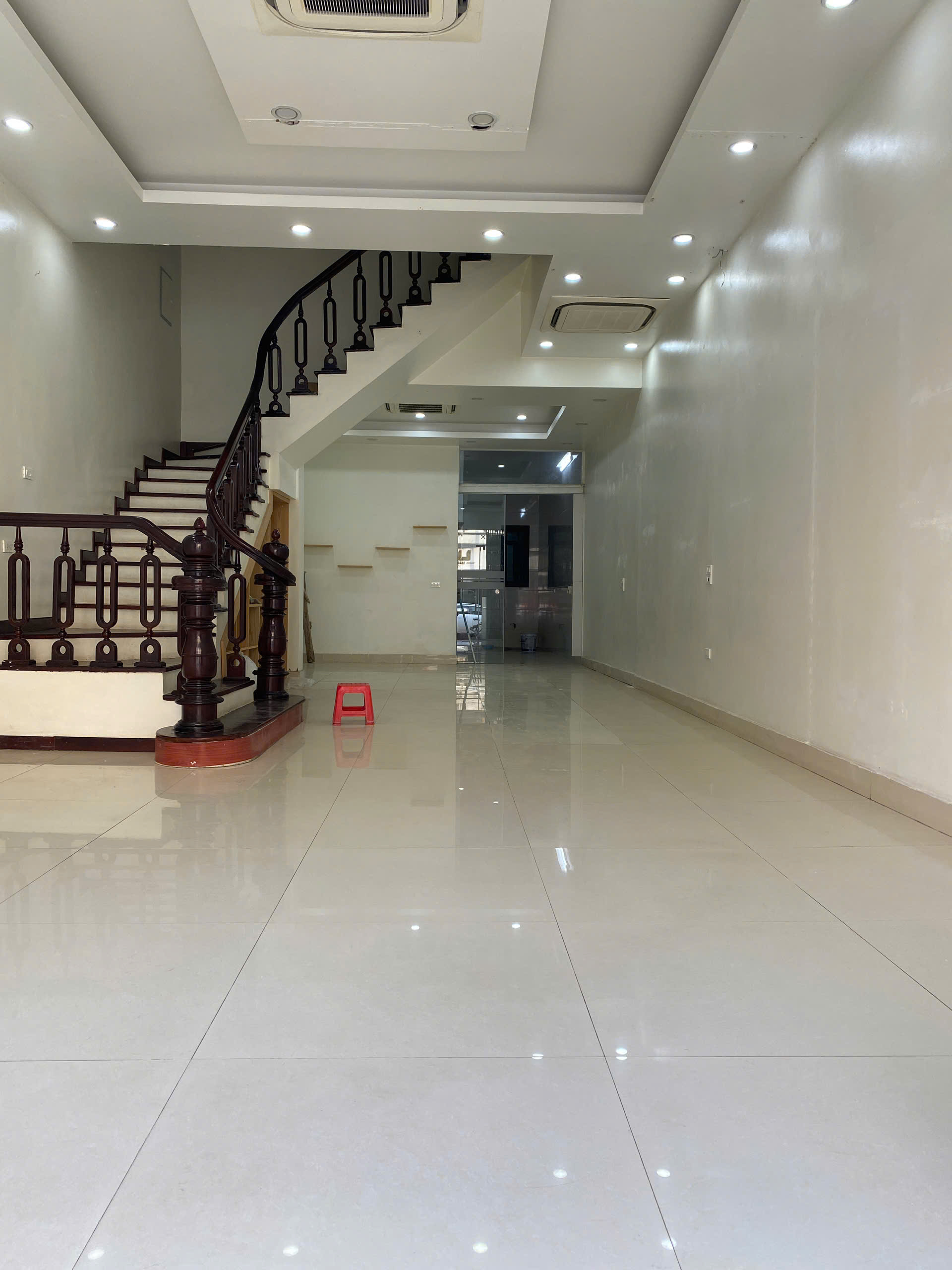 Cho thuê nhà mặt đường Bà Triệu, Liên Bảo, Vĩnh Yên, Vĩnh Phúc